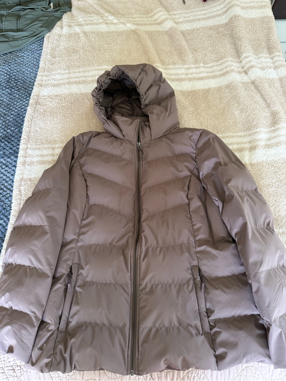 32 Degrees Women's Hooded Puffer Jacket in Taupe